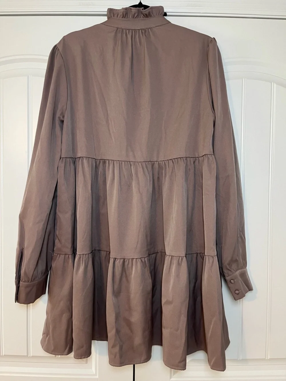 En Saison Tiered Babydoll Mini Dress in Mushroom Size Large Boho Flowy